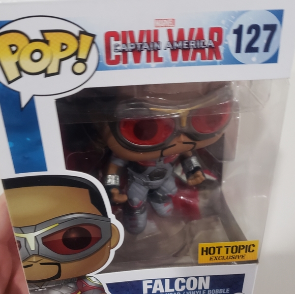 💫Falcon Funko Pop💫 - Picture 2 of 3